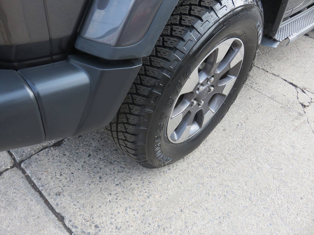 Used 2018 Jeep Wrangler Unlimited Sahara AWD/4WD image 33