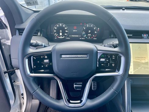 Certified 2024 Land Rover Discovery Sport Dynamic SE image 21