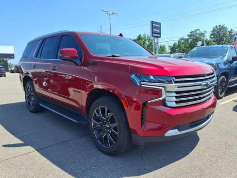 Used 2024 Chevrolet Tahoe High Country w/ LPO, Illumination Package AWD/4WD image 3