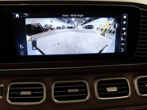 Used 2024 Mercedes-Benz GLS 580 4MATIC image 27