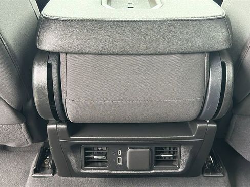 Used 2025 Chevrolet Silverado 1500 LT RWD image 29