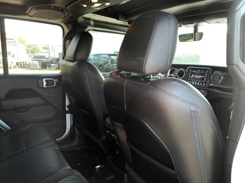 Used 2019 Jeep Wrangler Unlimited Sahara AWD/4WD image 20