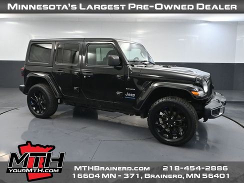 Used 2023 Jeep Wrangler Unlimited Sahara image 1