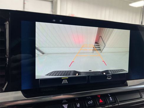 Used 2024 Chevrolet Silverado 2500 LT image 15