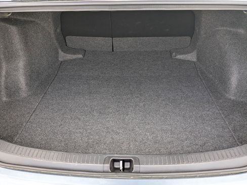 Used 2025 Toyota Corolla LE image 29