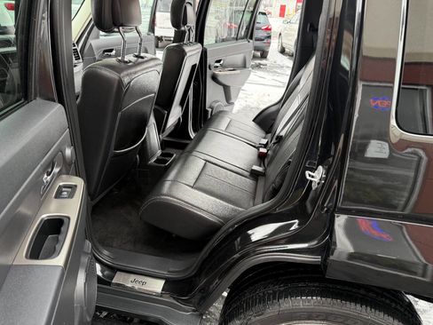 Used 2012 Jeep Liberty Limited Jet w/ Chrome Accents Group image 13