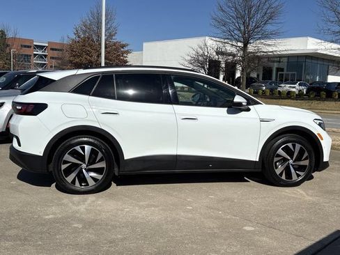 Used 2023 Volkswagen ID.4 Pro image 2