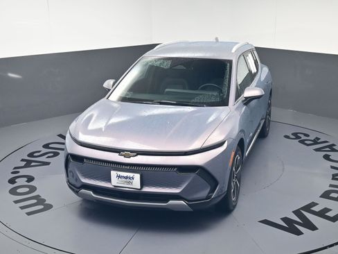 Used 2025 Chevrolet Equinox EV LT w/ Convenience Package image 30