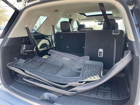 Used 2024 Nissan Pathfinder Platinum w/ Cargo Package image 11