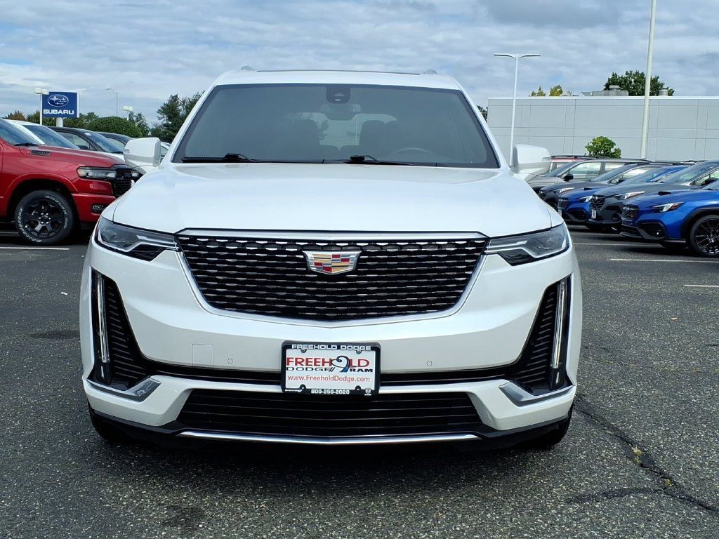 Used 2024 Cadillac XT6 Luxury AWD/4WD image 2