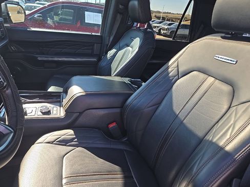 Used 2023 Ford Expedition Platinum image 8