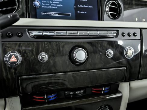 Used 2013 Rolls-Royce Phantom Sedan image 41