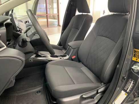 Used 2025 Toyota Corolla LE FWD image 12