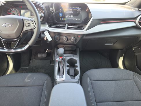 New 2026 Chevrolet Trax RS w/ Sunroof Package FWD image 20