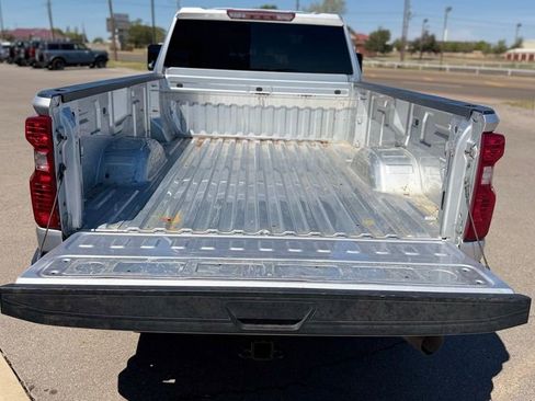 Used 2022 Chevrolet Silverado 3500 LT AWD/4WD image 7