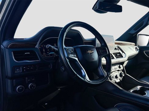 Used 2023 Chevrolet Suburban Premier image 10