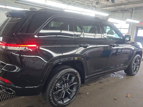 Used 2024 Jeep Grand Cherokee Limited 4xe AWD/4WD image 4