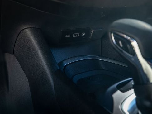 Used 2023 Chevrolet Malibu LT image 25