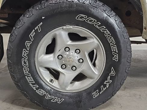 Used 2004 Toyota Tundra Limited RWD image 11