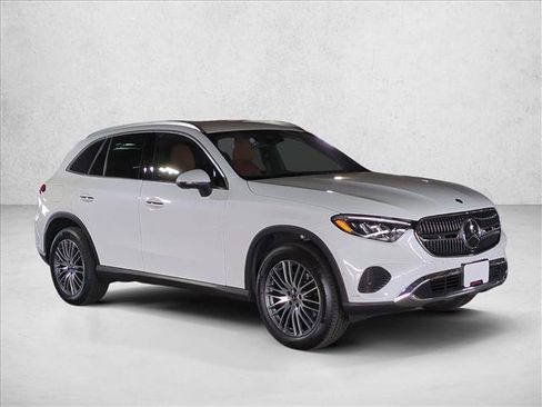 Certified 2026 Mercedes-Benz GLC 300 image 3