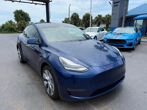 Used 2021 Tesla Model Y Long Range AWD/4WD image 3