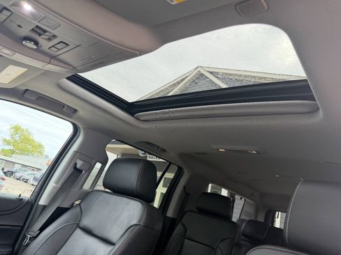 Used 2018 Chevrolet Suburban LT AWD/4WD image 10