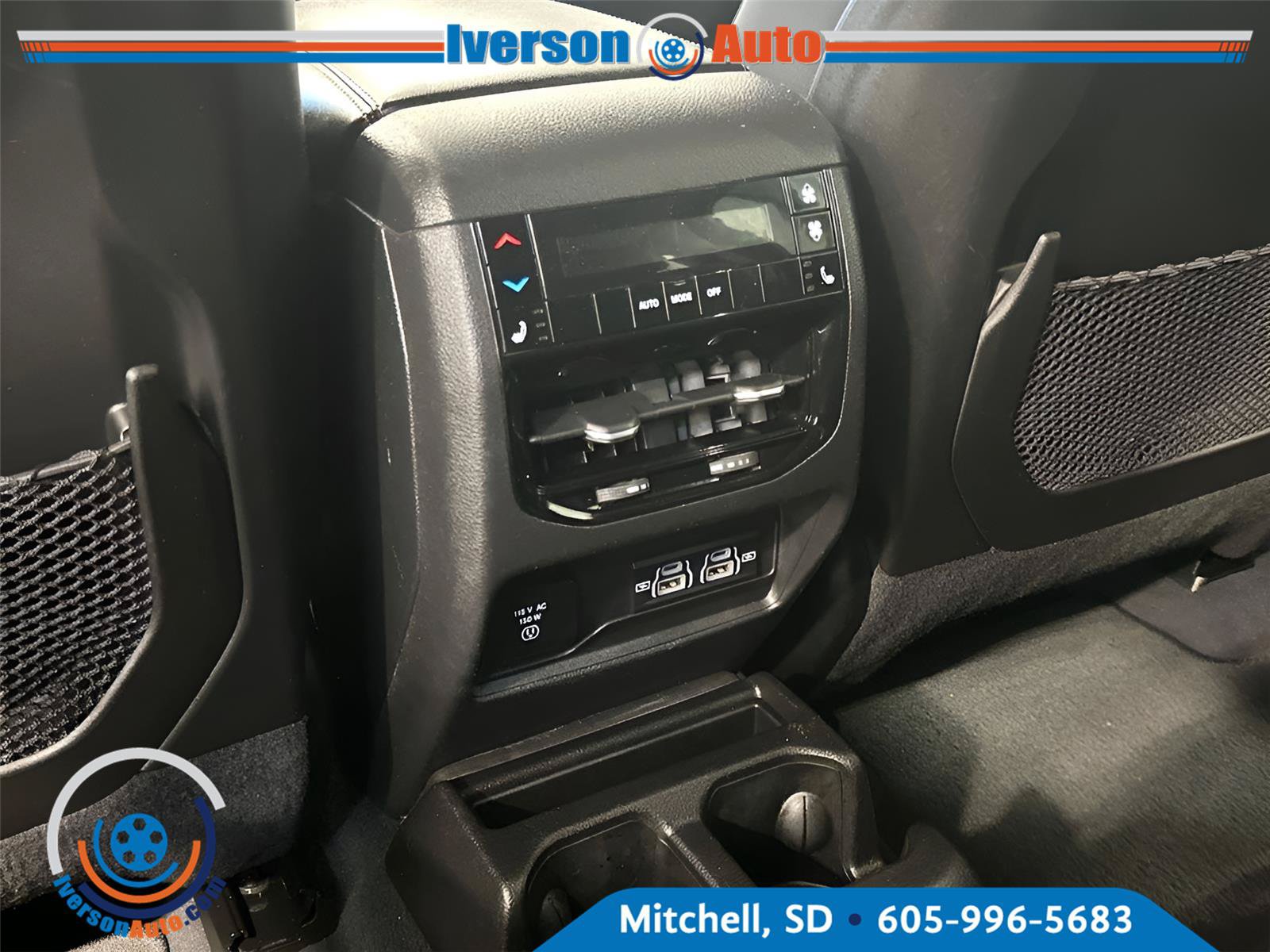 Used 2023 Jeep Grand Cherokee L Limited AWD/4WD image 28