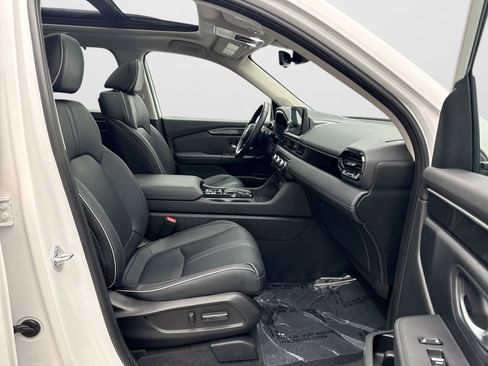 Used 2023 Honda Pilot Elite image 9
