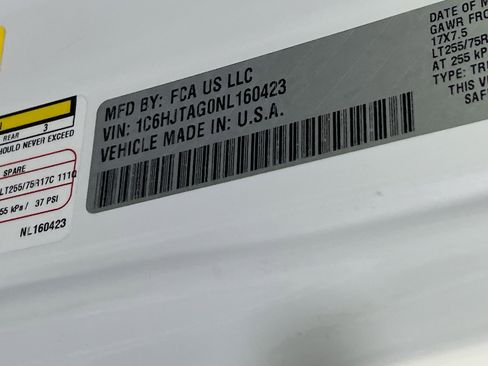 Used 2022 Jeep Gladiator Willys image 31