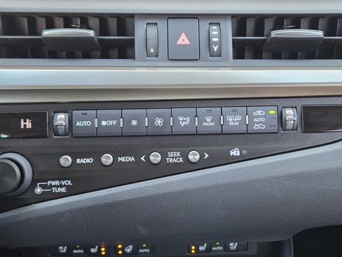 Used 2020 Lexus ES 300h w/ Premium Package image 26