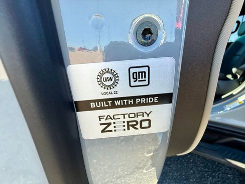 New 2026 GMC Hummer EV 4x4 Crew Cab image 26