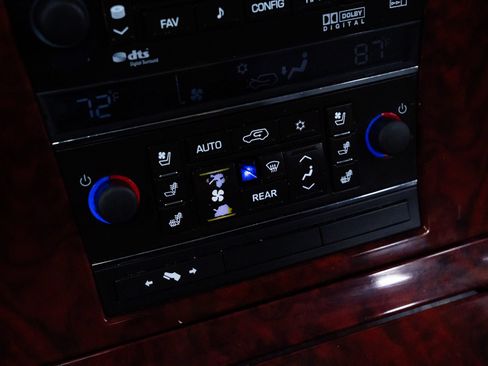 Used 2010 Cadillac Escalade 4WD Hybrid image 13