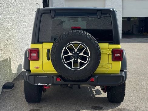 Used 2024 Jeep Wrangler Unlimited Rubicon AWD/4WD image 4