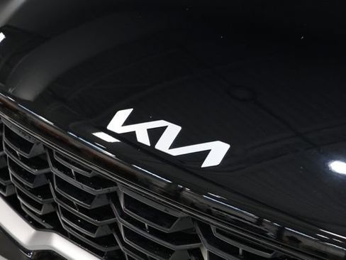 Used 2025 Kia Sorento LX FWD image 12