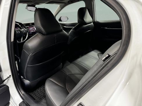 Used 2020 Toyota Camry XSE image 11