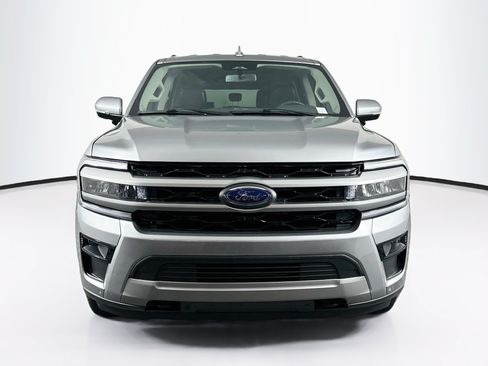 Used 2024 Ford Expedition Max XLT AWD/4WD image 2