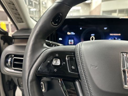 Used 2025 Lincoln Aviator Reserve w/ Equipment Group 201A image 22