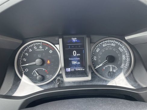 Used 2021 Toyota Tacoma SR5 AWD/4WD image 17