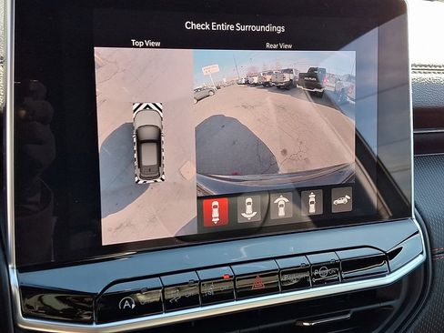 Used 2024 Jeep Compass Trailhawk w/ Trailhawk Elite Group image 22