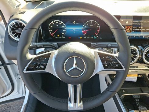 New 2026 Mercedes-Benz GLB 250 4MATIC image 17