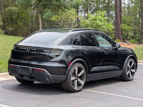 Certified 2025 Porsche Macan 4 Electric AWD/4WD image 23