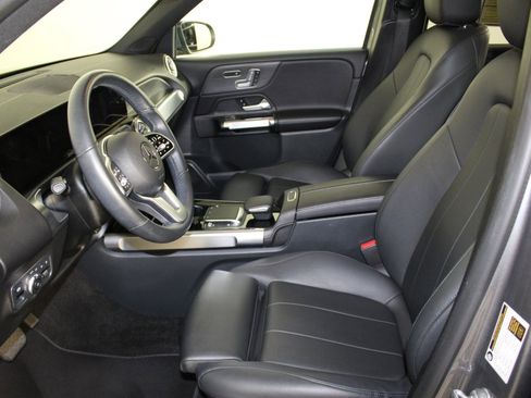Used 2023 Mercedes-Benz GLB 250 image 5