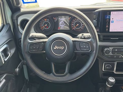 Used 2024 Jeep Wrangler Unlimited Sport AWD/4WD image 15