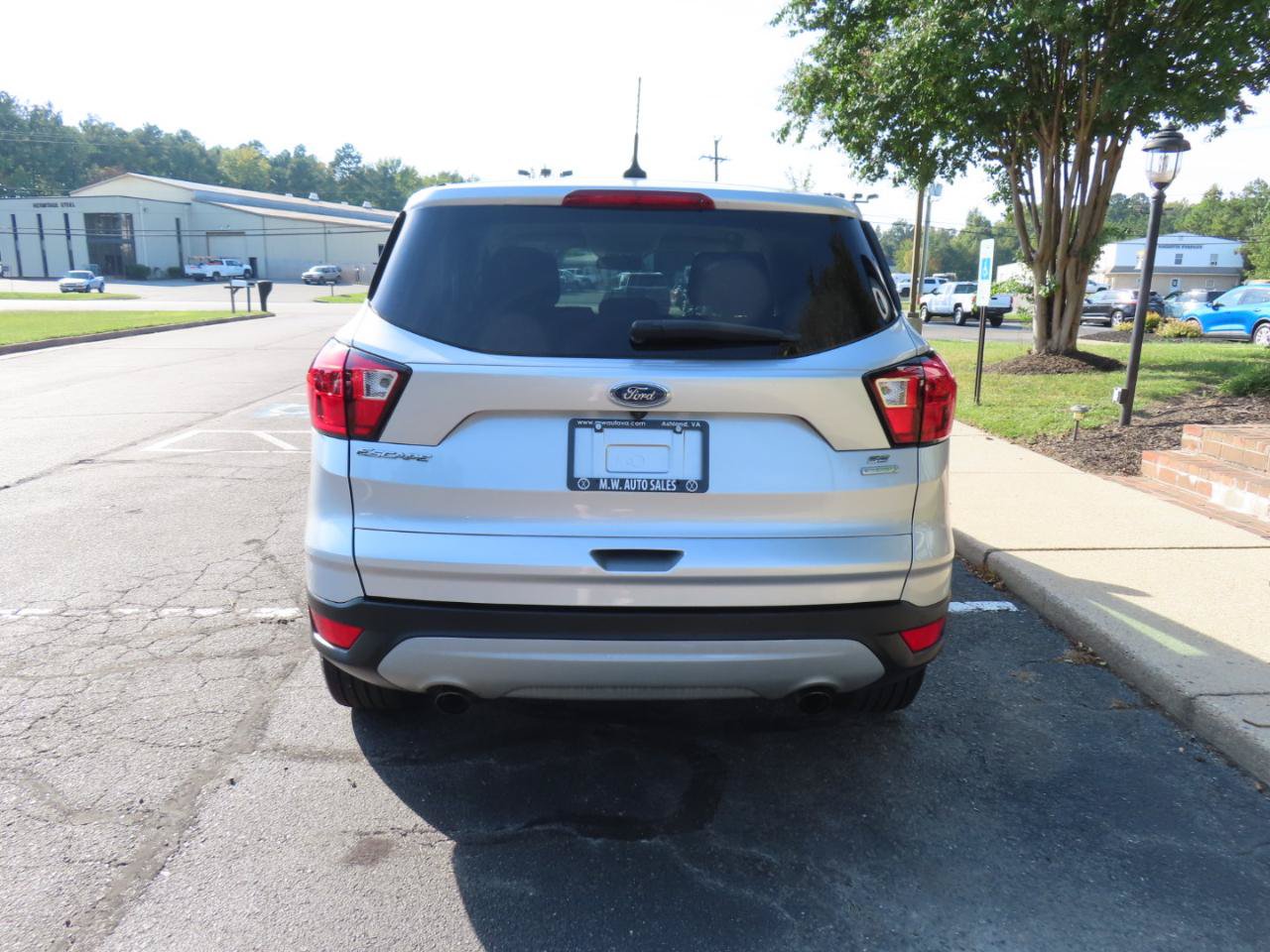 Used 2019 Ford Escape SE FWD image 6