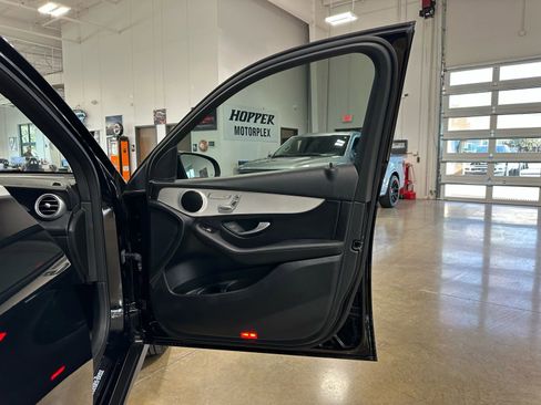 Used 2021 Mercedes-Benz GLC 300 image 33