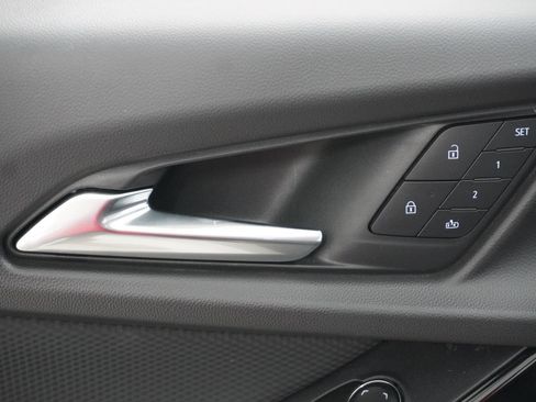 New 2026 Chevrolet Equinox RS w/ Convenience Package III FWD image 16