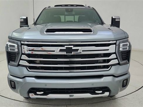 Used 2024 Chevrolet Silverado 3500 High Country image 2