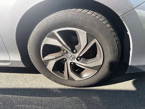 Used 2017 Honda Accord LX image 6