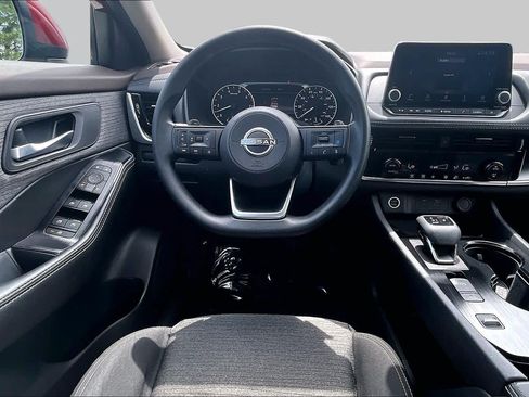 Used 2023 Nissan Rogue SV FWD image 6