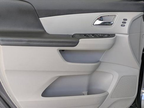 Used 2015 Honda Odyssey Touring Elite image 17